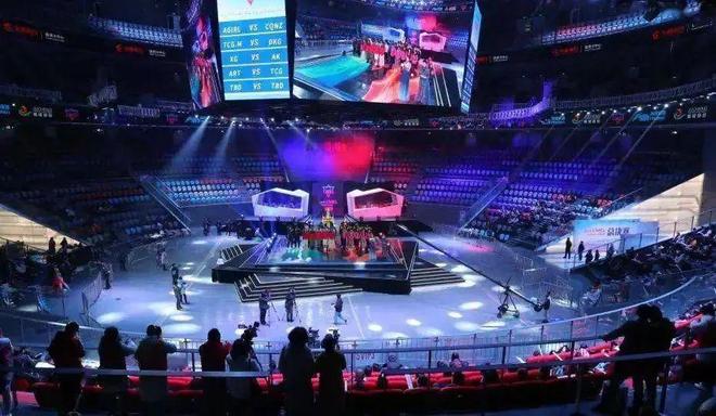 经验丰富的 经验丰富的