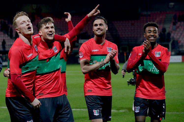 人队的一项 人队的一项