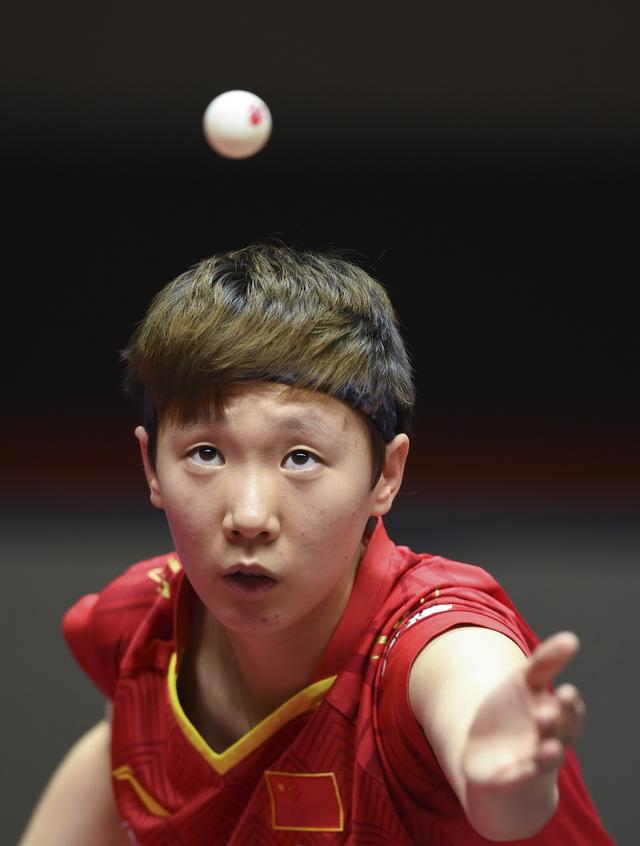 德约送飞吻给喝倒彩者成击败弗里茨名场面，战阿卡被称互相伤害